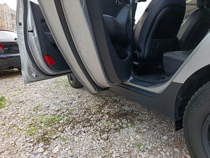 Hyundai IX35 1.6 i - 135к.с., снимка 8 - Автомобили и джипове - 52695728