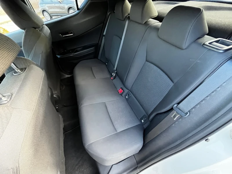 Toyota C-HR Hybrid / 155.000km само в Toyota / Гаранция 1г, снимка 12 - Автомобили и джипове - 52913706