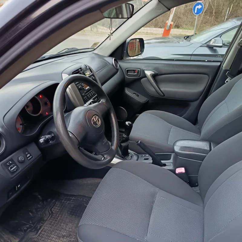Toyota Rav4, снимка 14 - Автомобили и джипове - 53245500