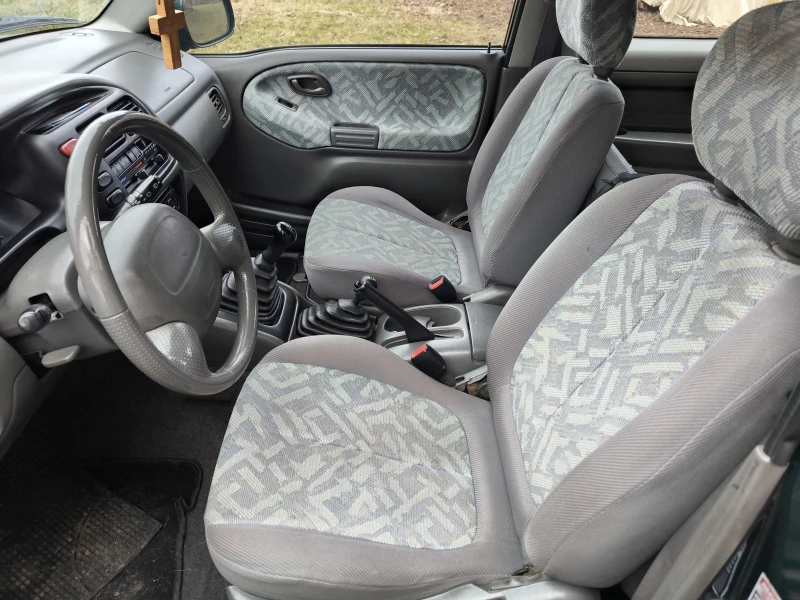 Suzuki Grand vitara 1.6 къса база, снимка 8 - Автомобили и джипове - 53431568