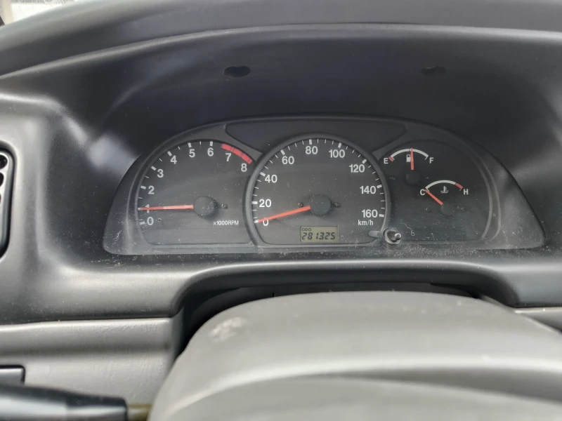 Suzuki Grand vitara 1.6 къса база, снимка 9 - Автомобили и джипове - 53431568