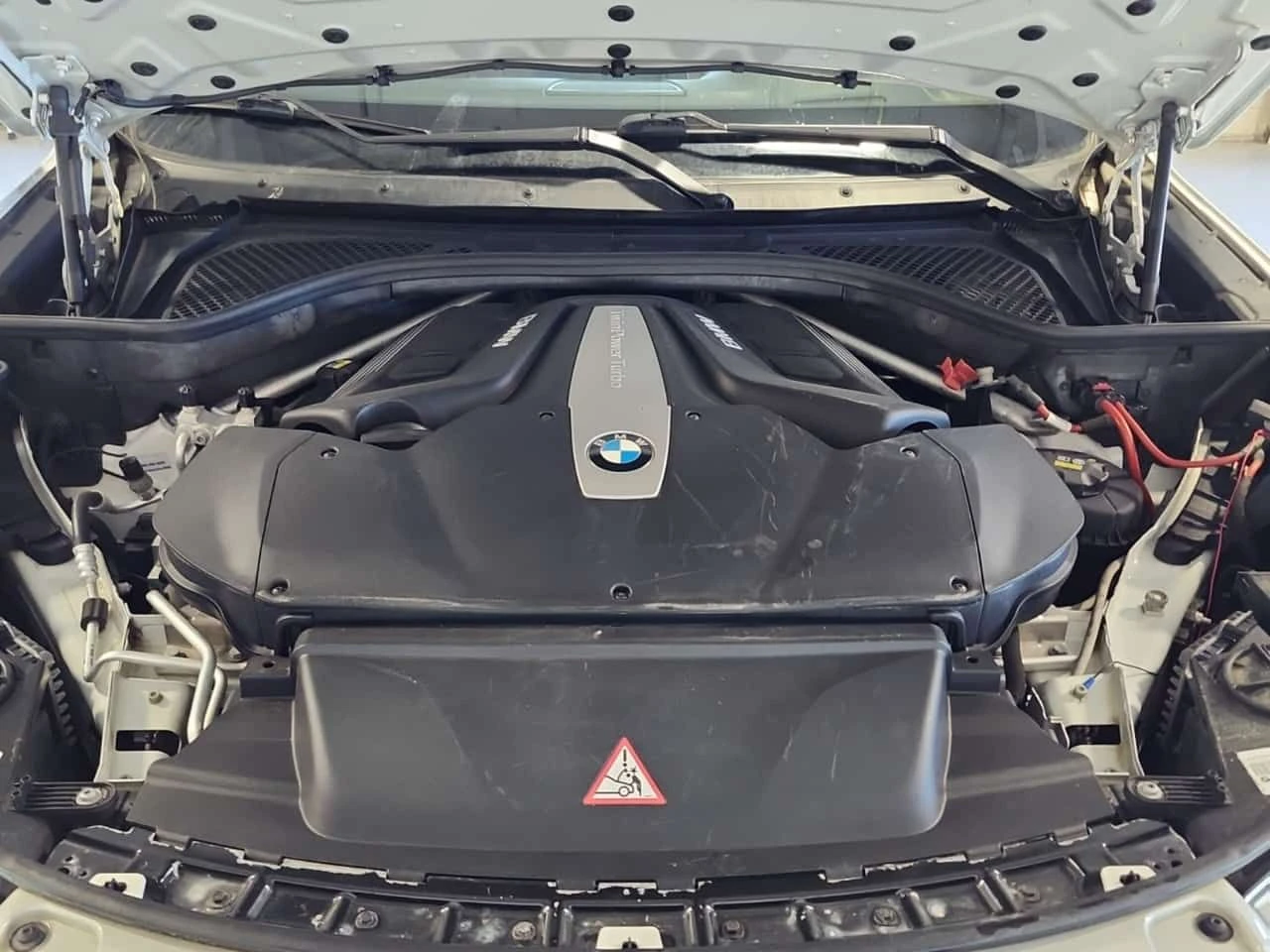 BMW X5 XDRIVE50I /CARFAX/Панорама/Подгрев/Хед ъп/ М пакет, снимка 16 - Автомобили и джипове - 53774534