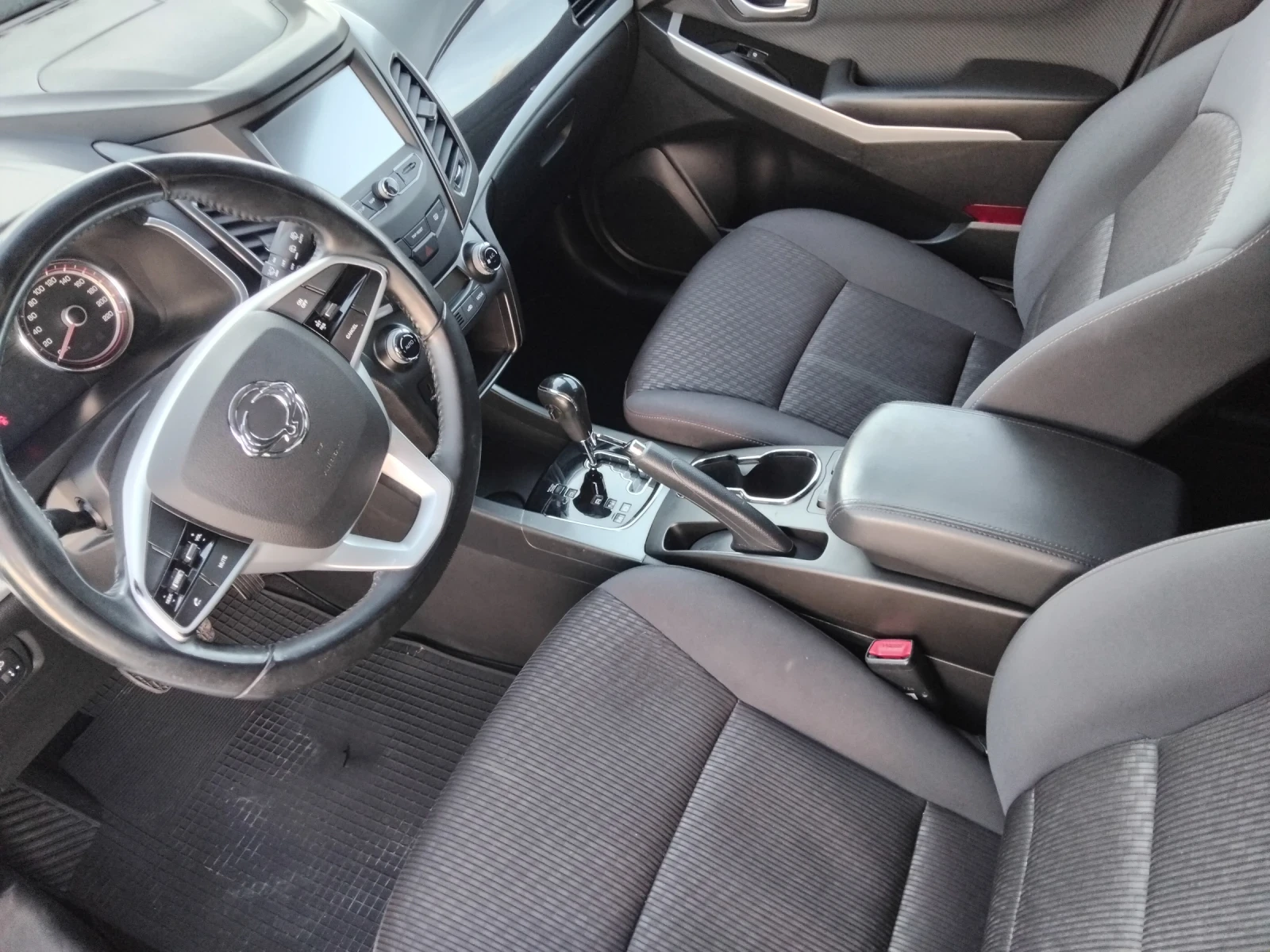 SsangYong Korando 2.0 e-XGi 4х4 ГАЗ АВТОМАТ, снимка 12 - Автомобили и джипове - 53838549