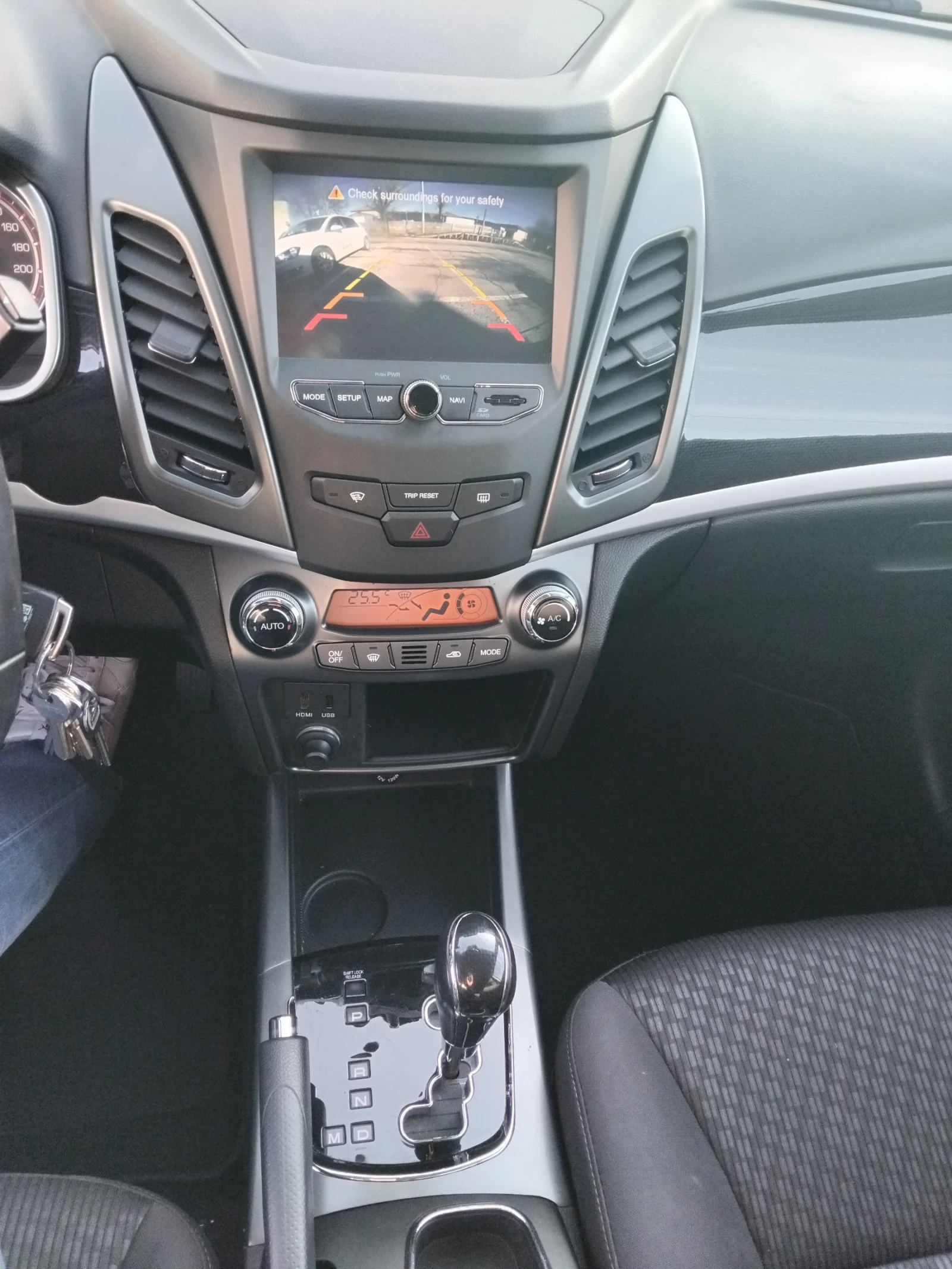 SsangYong Korando 2.0 e-XGi 4х4 ГАЗ АВТОМАТ, снимка 10 - Автомобили и джипове - 53838549