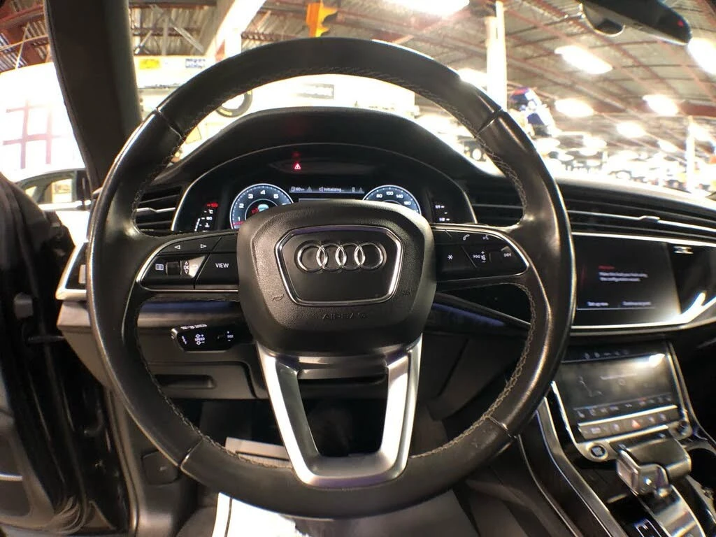 Audi Q8 Progressiv* 55 TFSI* АвтоКредит* (ЦЕНА ДО БГ), снимка 11 - Автомобили и джипове - 54002418
