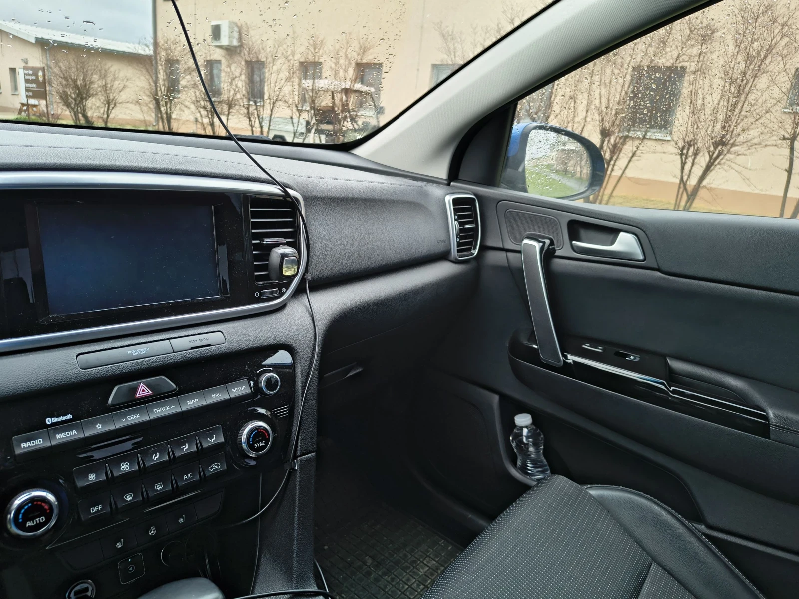 Kia Sportage 1.6 T GDI AWD, снимка 8 - Автомобили и джипове - 54024914