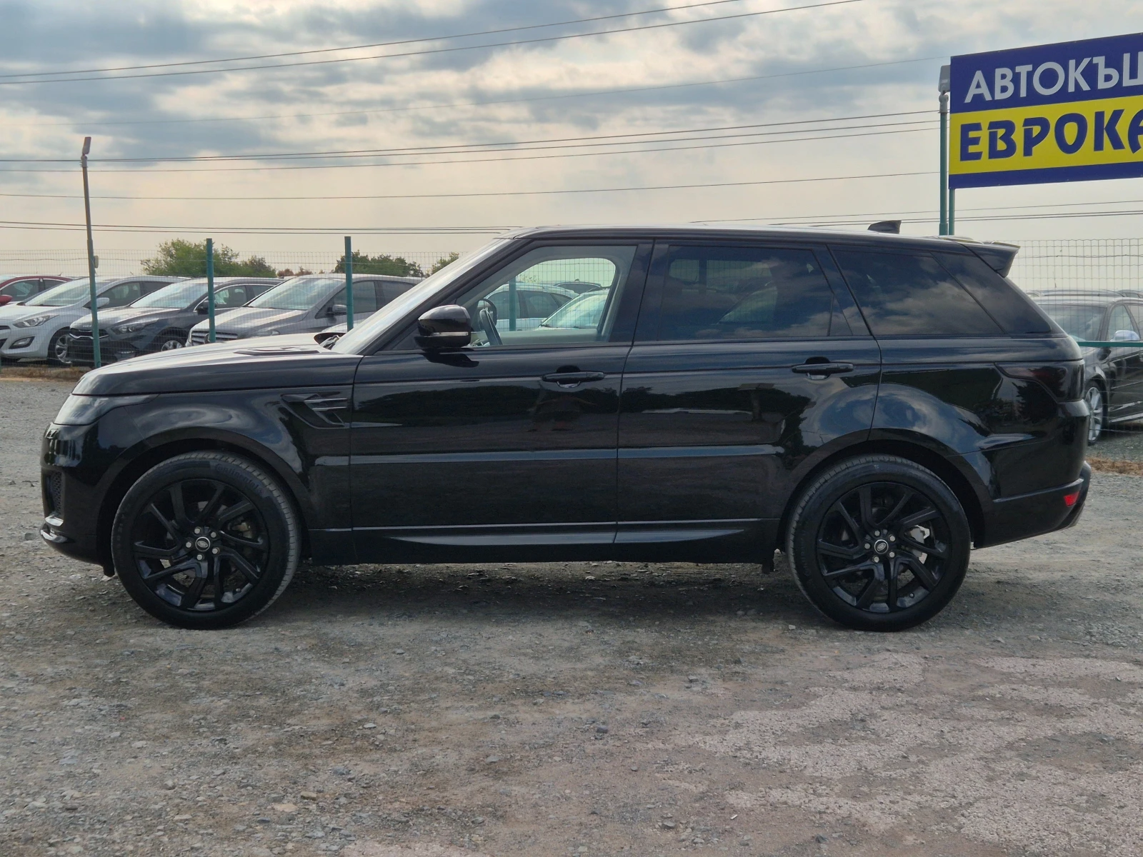 Land Rover Range Rover Sport 3.0d HSE, снимка 2 - Автомобили и джипове - 55055411