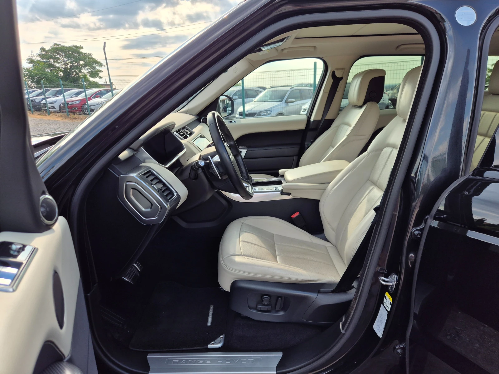 Land Rover Range Rover Sport 3.0d HSE, снимка 13 - Автомобили и джипове - 55055411