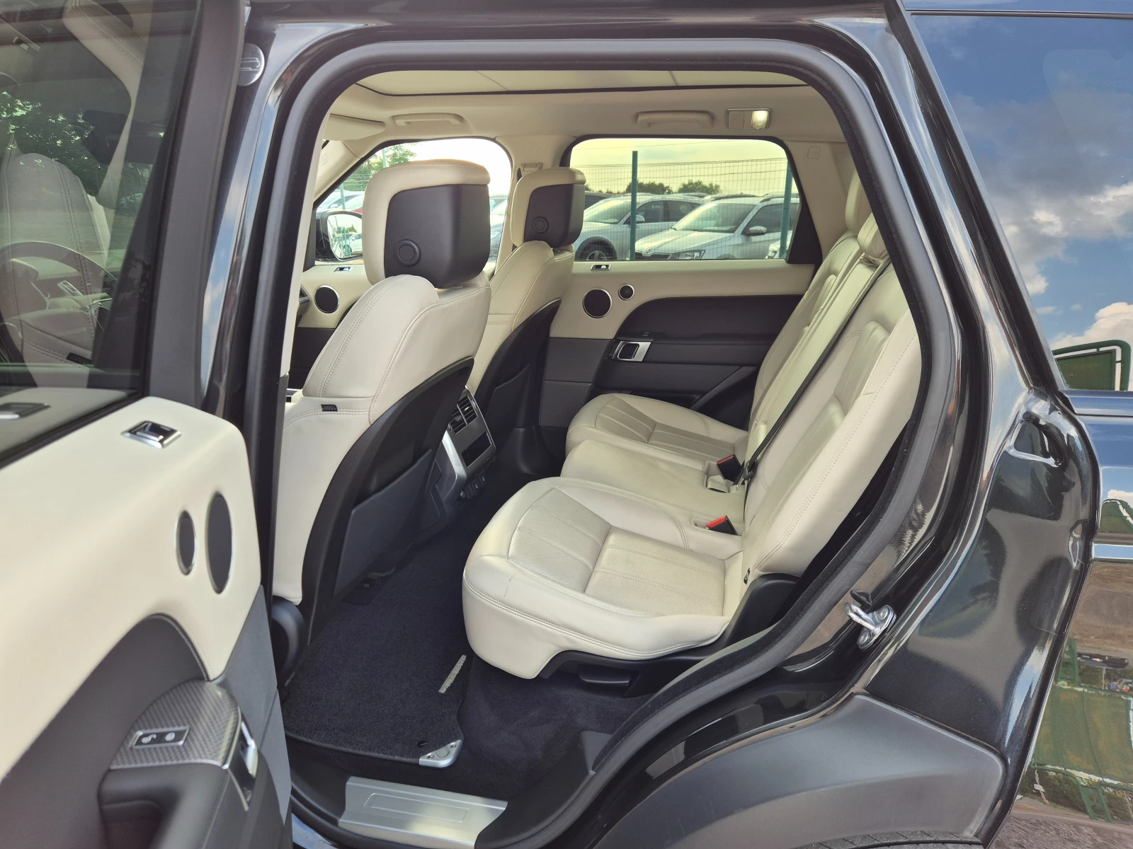 Land Rover Range Rover Sport 3.0d HSE, снимка 12 - Автомобили и джипове - 55055411