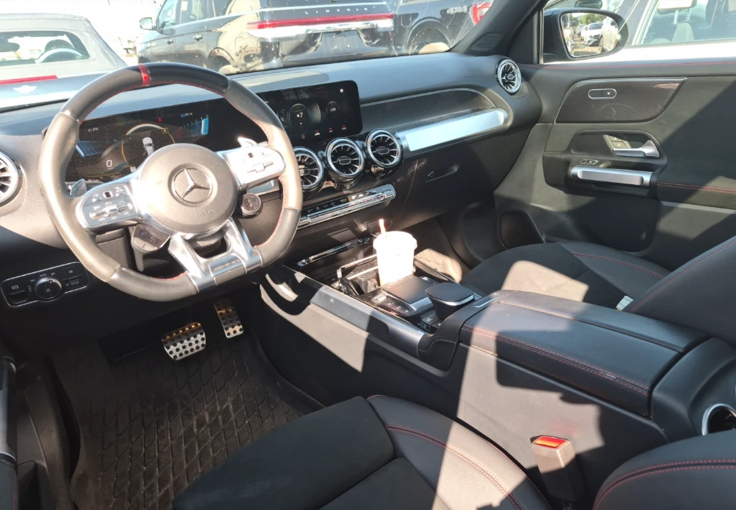 Mercedes-Benz GLB35AMG * Подгрев* 360* Pano* 2 Ключа* , снимка 7 - Автомобили и джипове - 55467272
