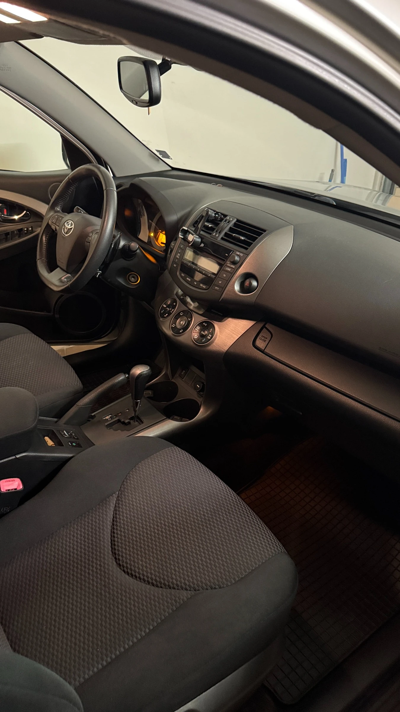 Toyota Rav4, снимка 9 - Автомобили и джипове - 55898069