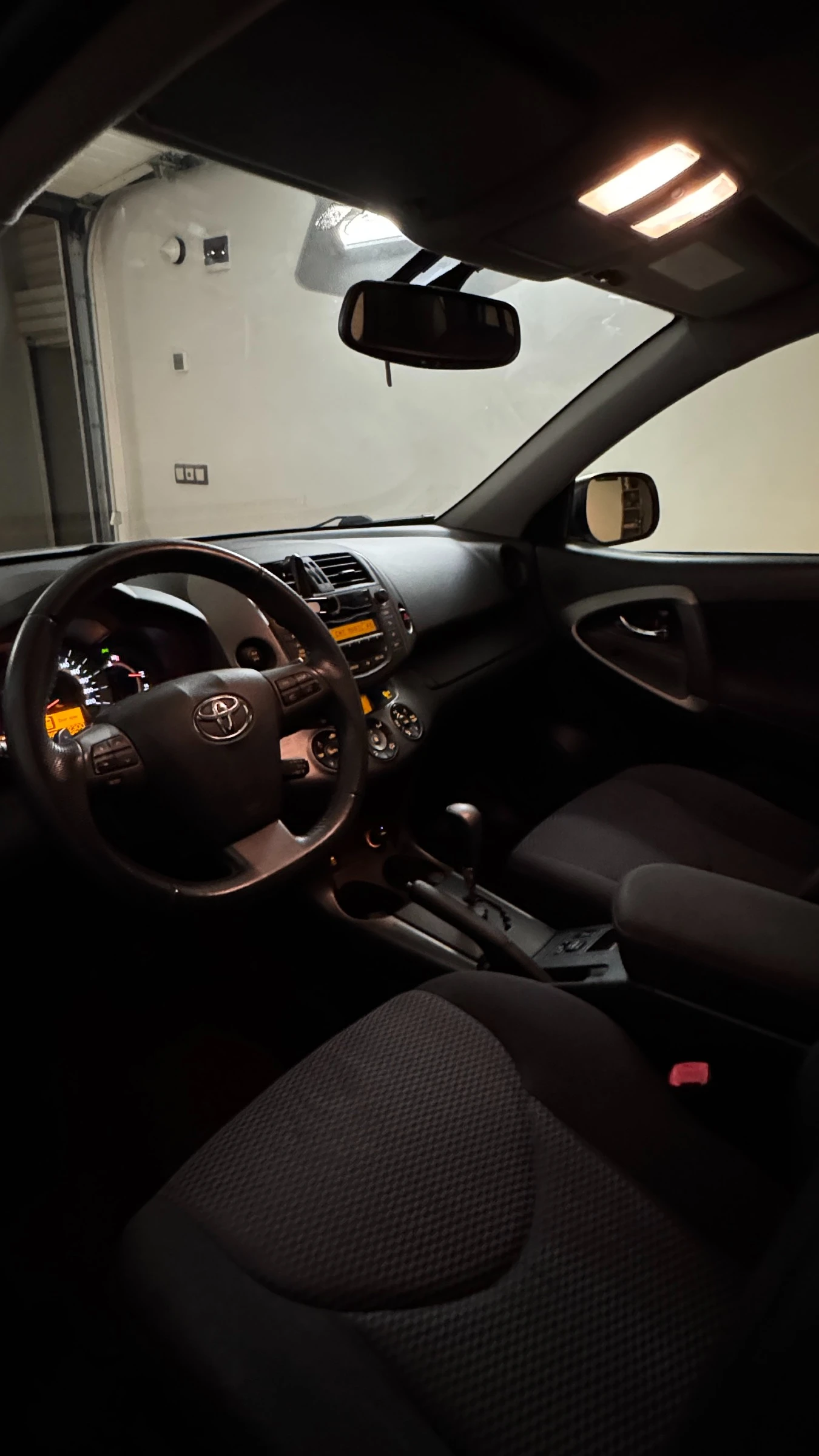 Toyota Rav4, снимка 8 - Автомобили и джипове - 55898069