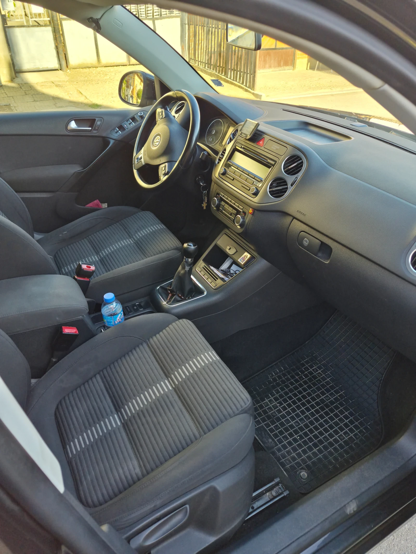 VW Tiguan, снимка 9 - Автомобили и джипове - 56073561