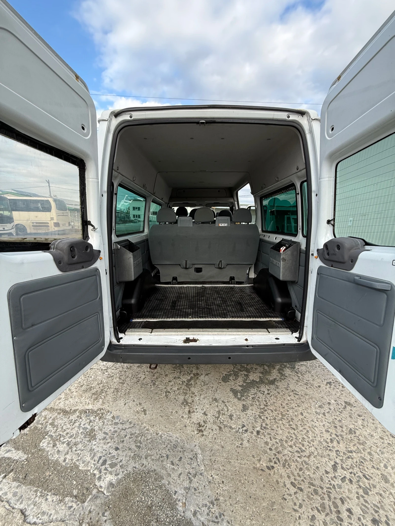 Ford Transit 2.2 - изображение 10