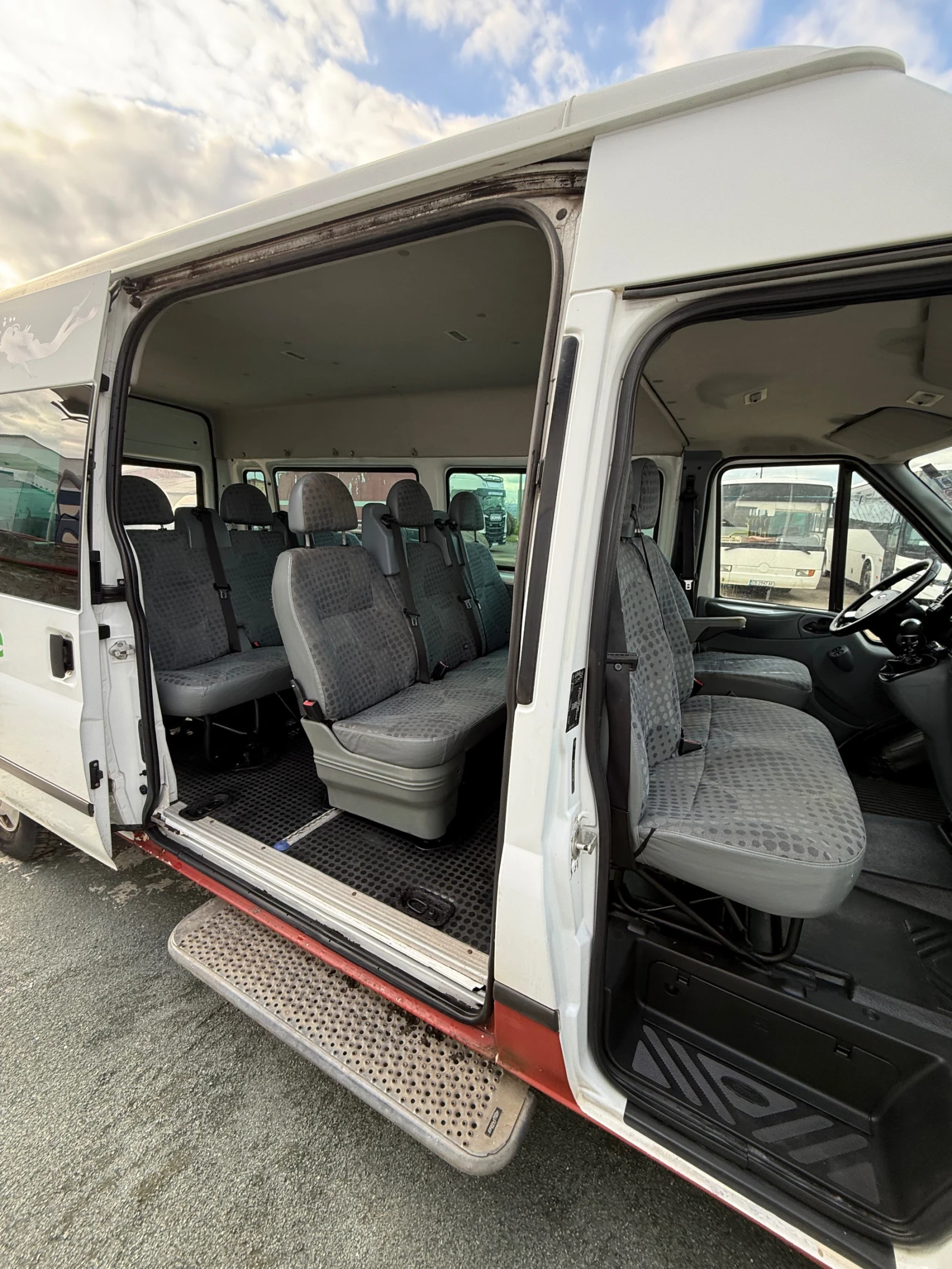 Ford Transit 2.2 - изображение 9