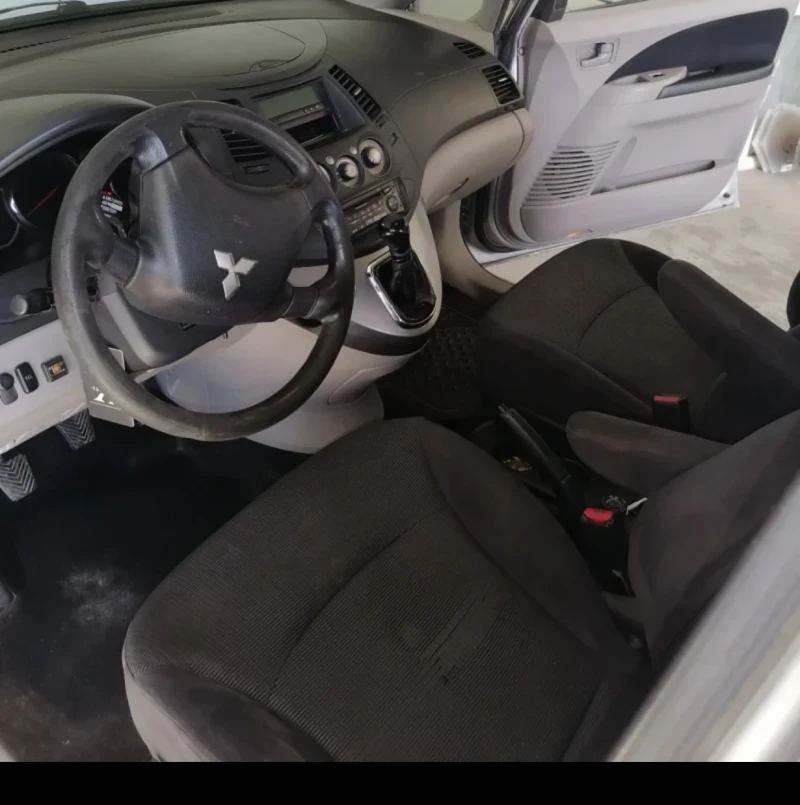 Mitsubishi Grandis, снимка 2 - Автомобили и джипове - 46910875