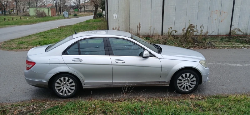 Mercedes-Benz C 220, снимка 4 - Автомобили и джипове - 48442824