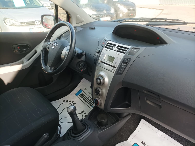 Toyota Yaris 1.0 BENZIN/EURO 4- ЛИЗИНГ , снимка 7 - Автомобили и джипове - 49347324