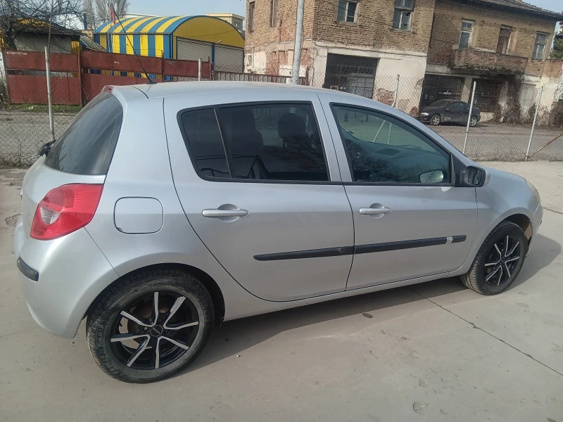 Renault Clio, снимка 7 - Автомобили и джипове - 49465363