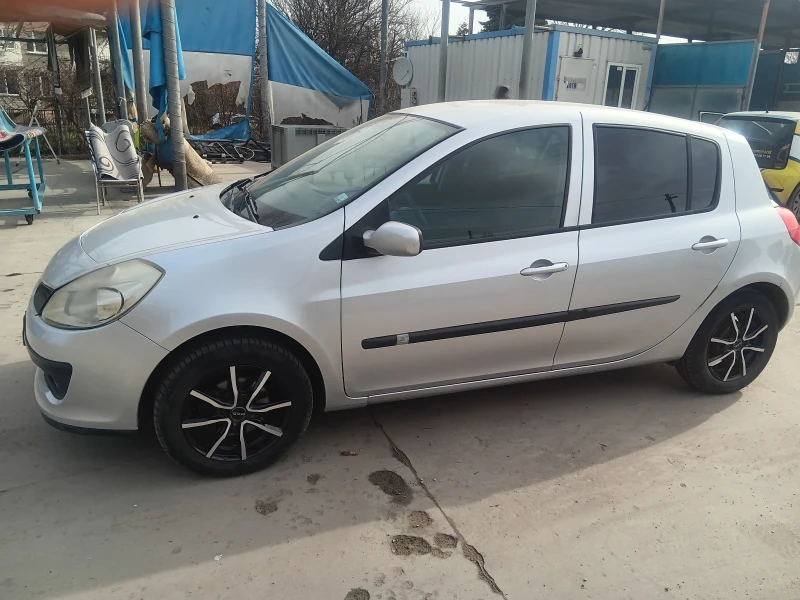 Renault Clio, снимка 9 - Автомобили и джипове - 49465363