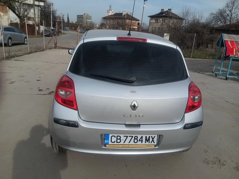 Renault Clio, снимка 8 - Автомобили и джипове - 49465363