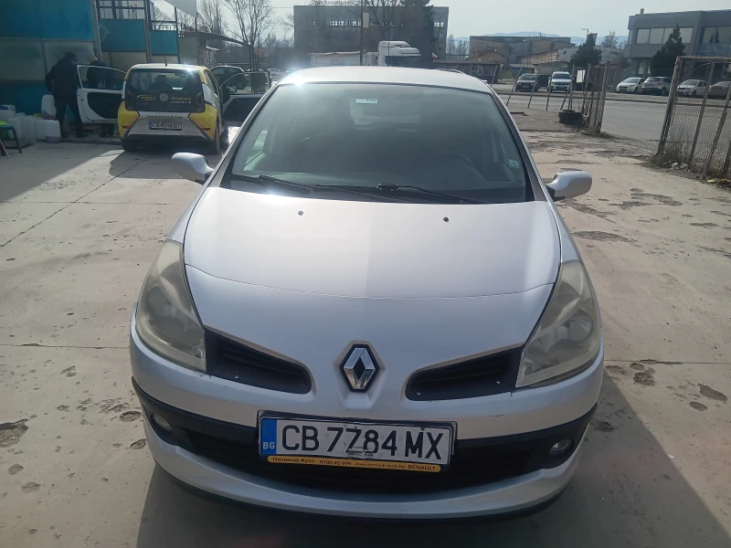 Renault Clio, снимка 1 - Автомобили и джипове - 49465363