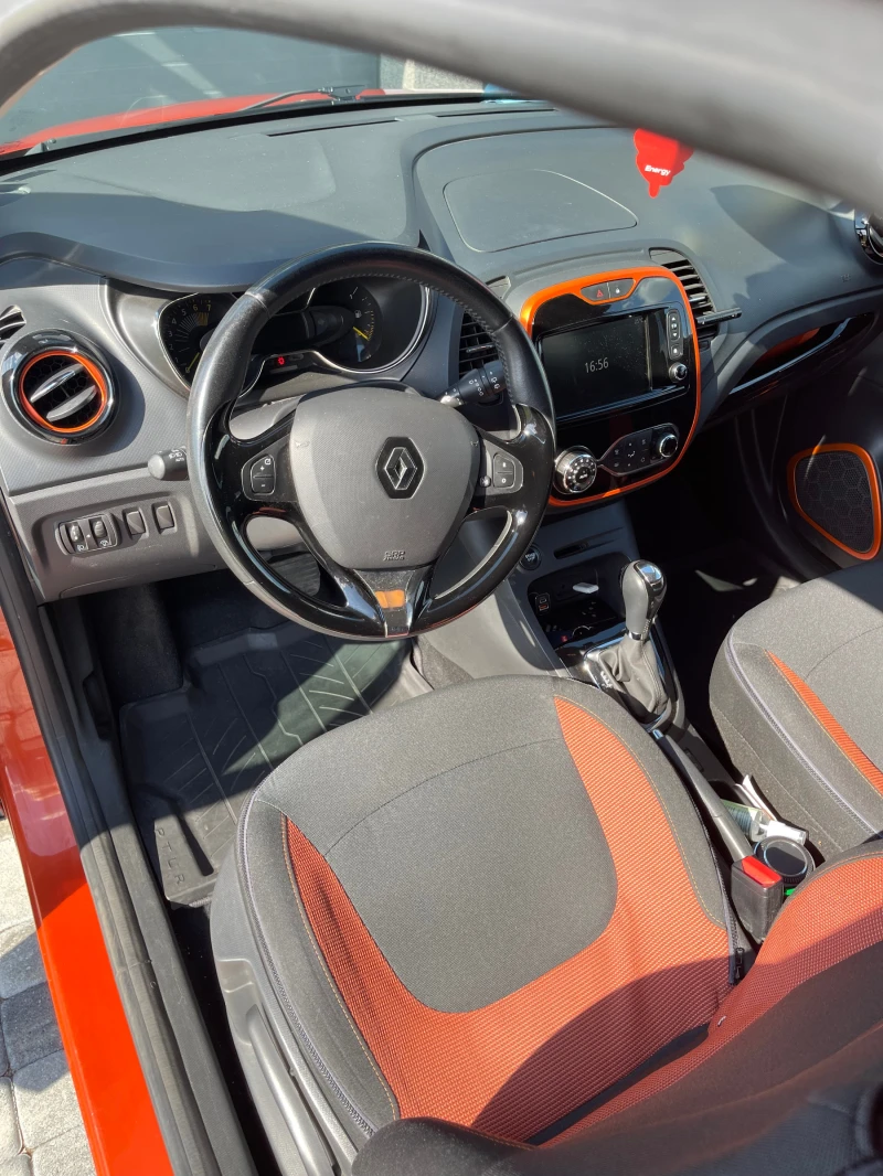 Renault Captur 1.2 TCe Автомат, снимка 9 - Автомобили и джипове - 52614911