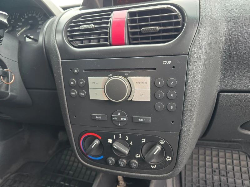 Opel Combo 1.6 Бензин-Метан, 2009г., снимка 13 - Автомобили и джипове - 53520914