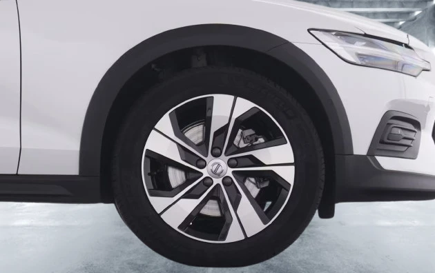 Volvo V60 Cross Country B5 AWD = Panorama = Гаранция - изображение 4