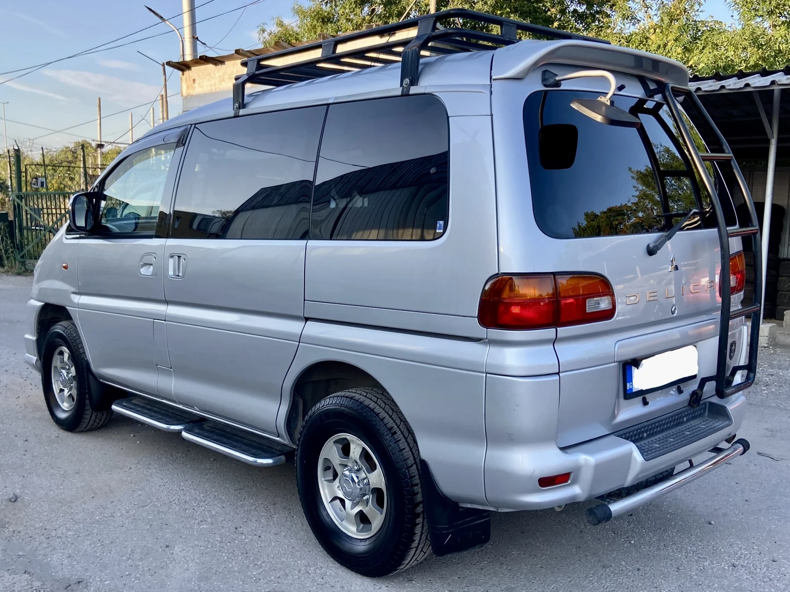 Mitsubishi Space gear Delica Chamonix 3.0i V6 4x4 Autom. - изображение 3