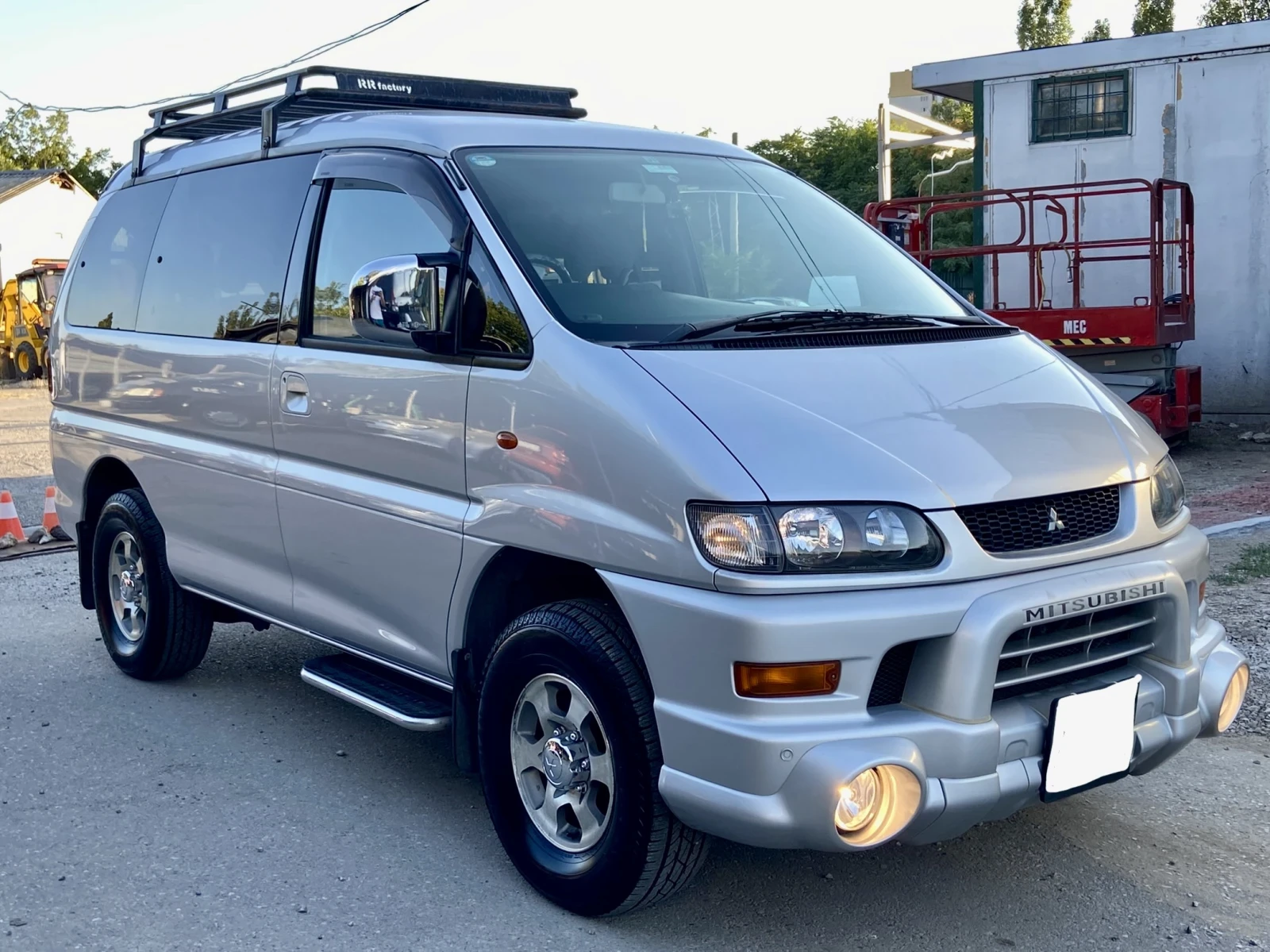 Mitsubishi Space gear Delica Chamonix 3.0i V6 4x4 Autom. - изображение 6