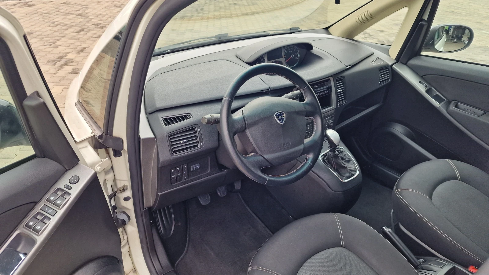 Lancia Musa 1.4i GPL - изображение 9