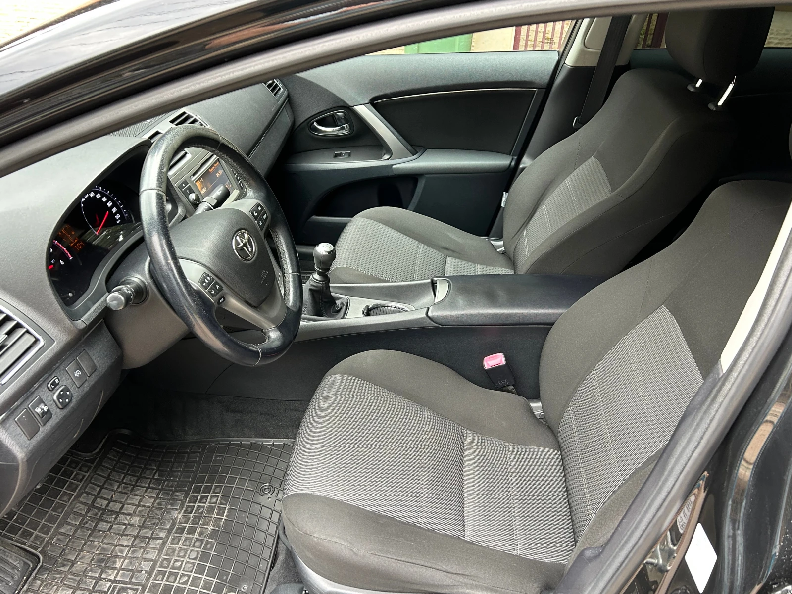 Toyota Avensis 2, 0D4D 124K - изображение 9
