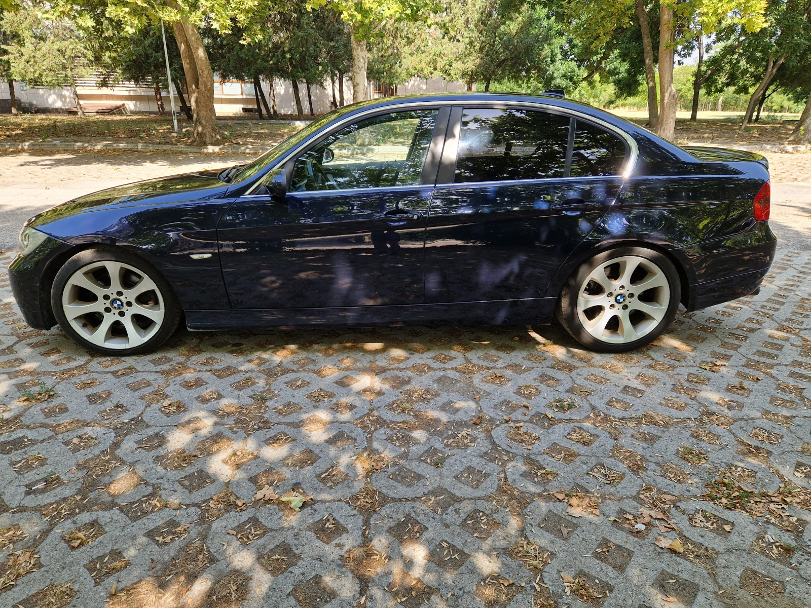 BMW 330 330d, задно, автомат - изображение 8