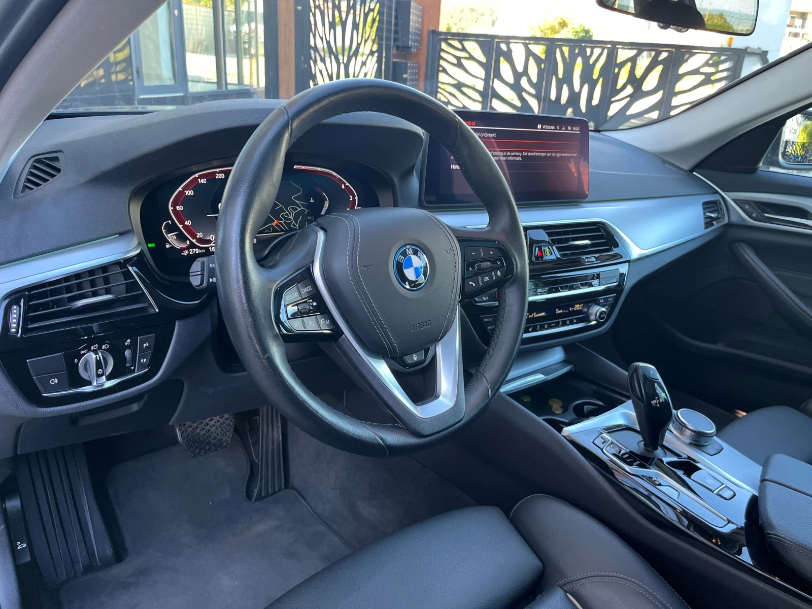 BMW 530E  - изображение 8