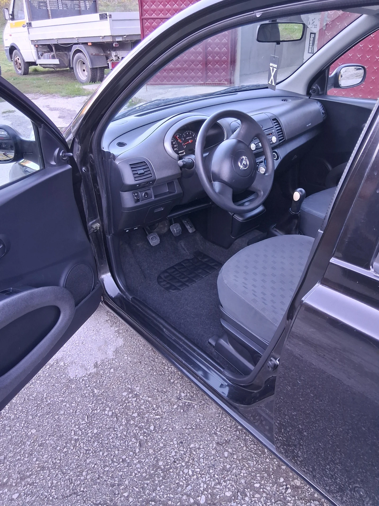 Nissan Micra 1.3i - изображение 6