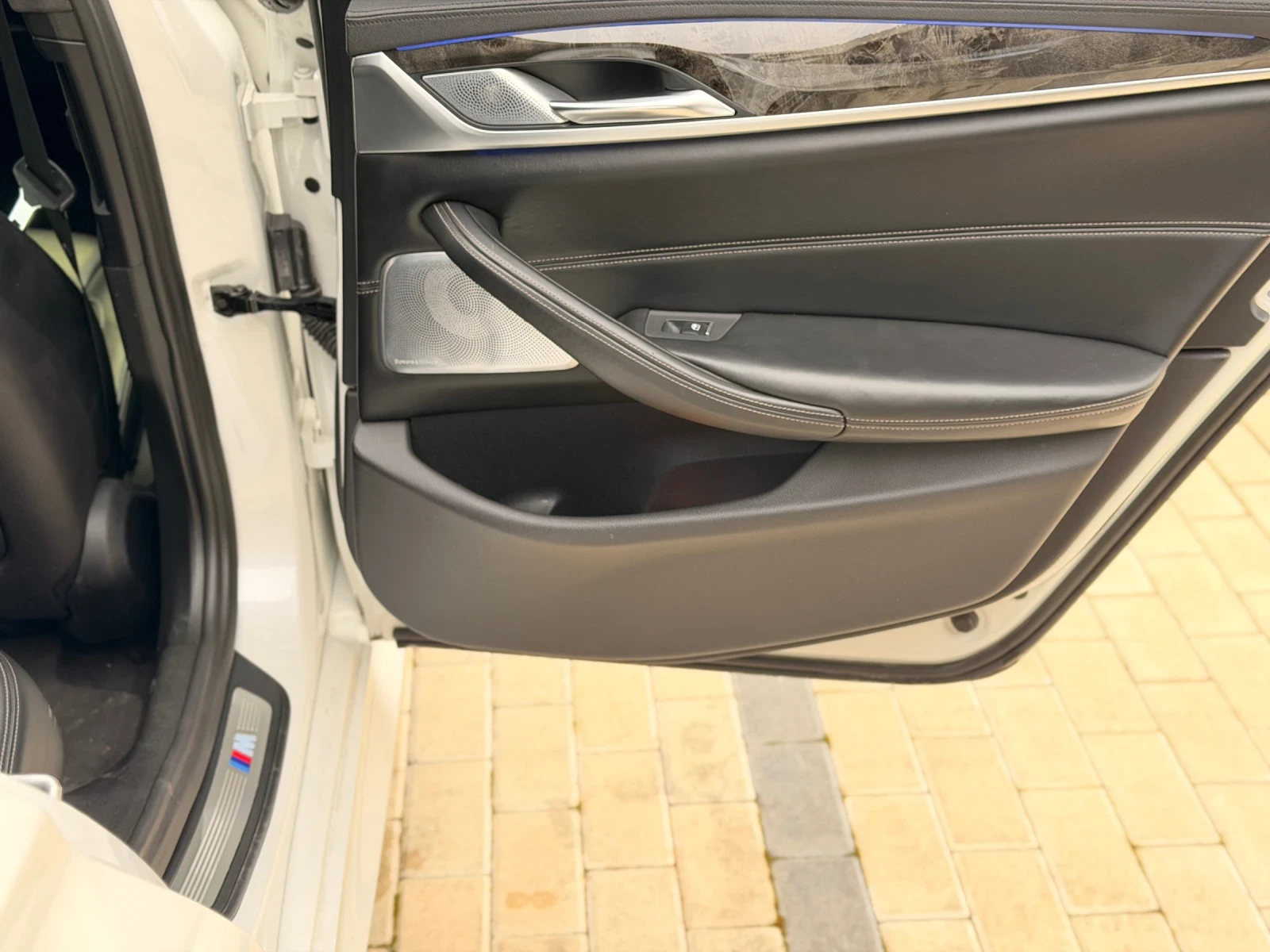 BMW 550 M550i xDrive FULL B&W Head-Up Soft Close - изображение 8