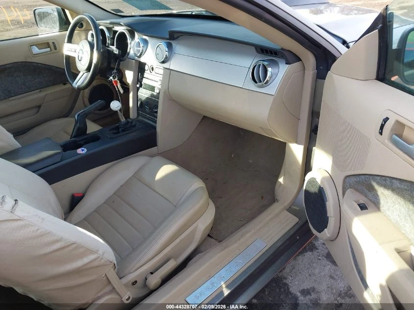 Ford Mustang 4.6l Gt Deluxe/Gt Premium - изображение 5