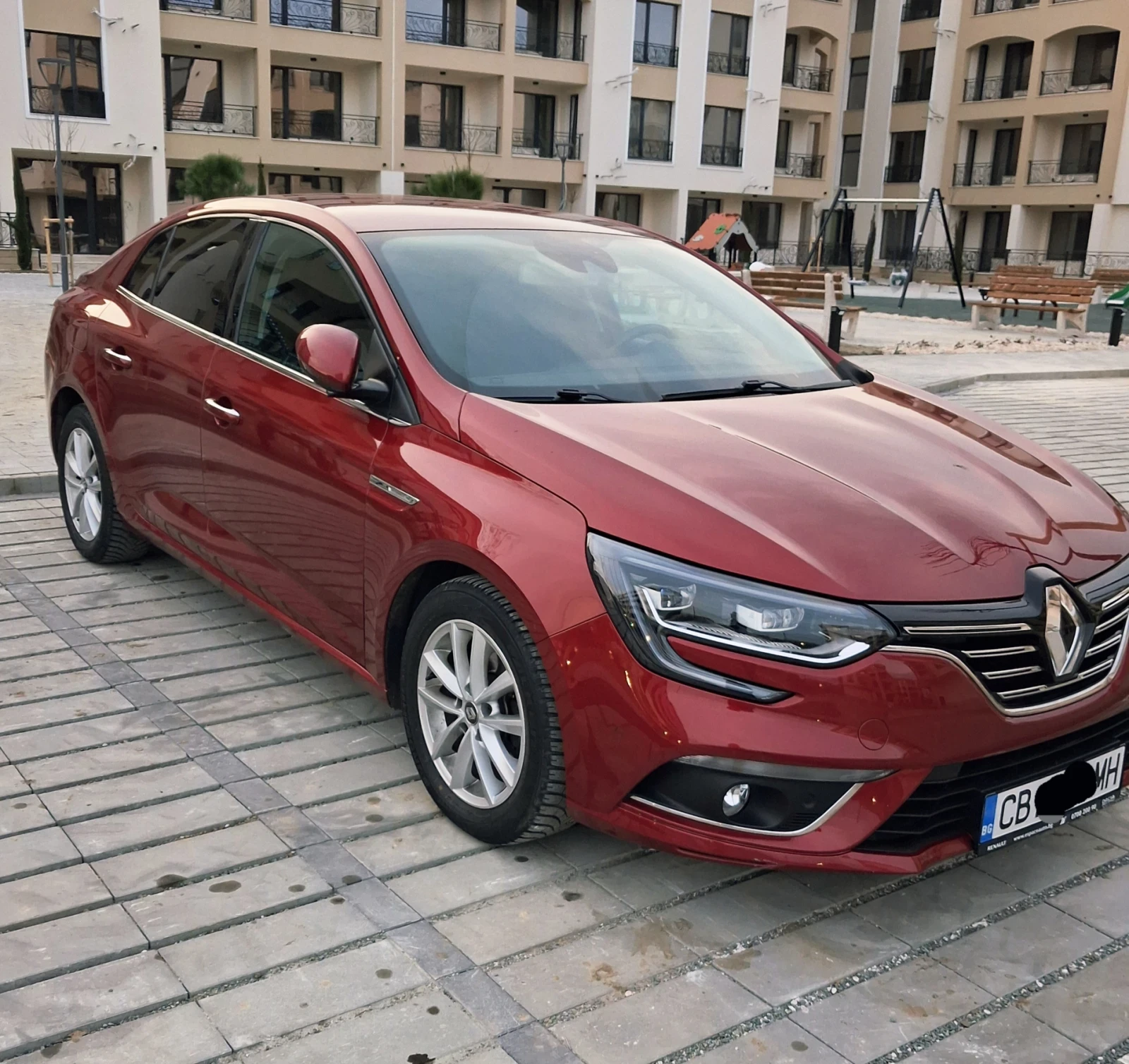 Renault Megane 1.2 TCE, снимка 3 - Автомобили и джипове - 53731725
