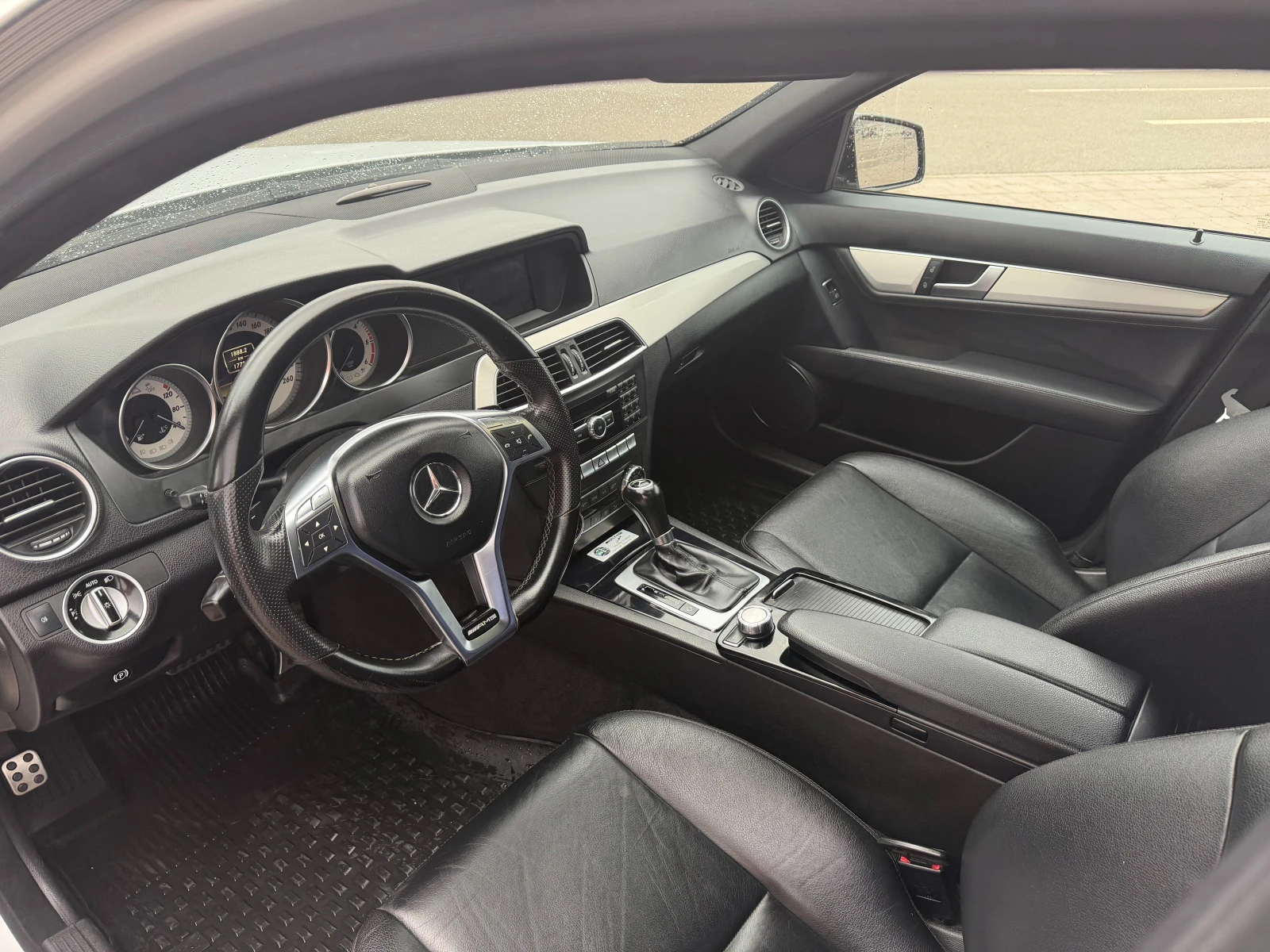 Mercedes-Benz C 250 CDI BlueEFFICIENCY, снимка 8 - Автомобили и джипове - 54164070