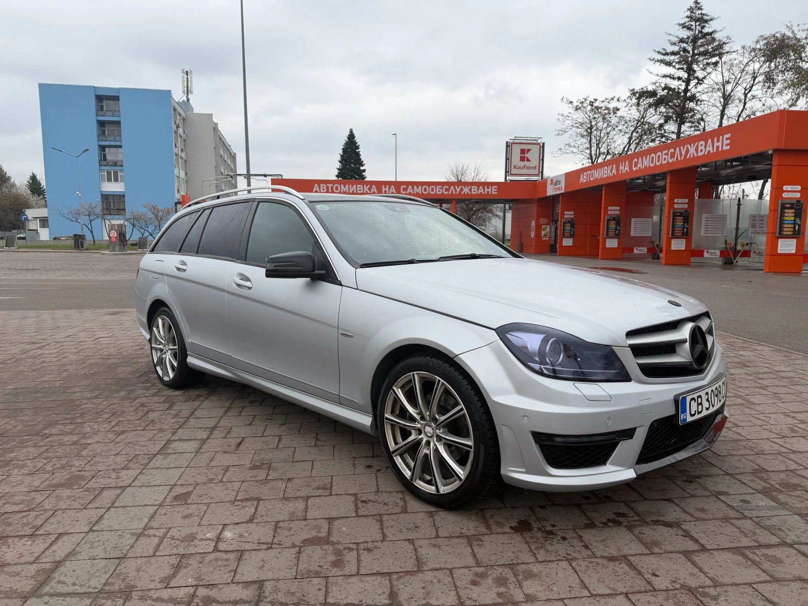 Mercedes-Benz C 250 CDI BlueEFFICIENCY, снимка 2 - Автомобили и джипове - 54164070