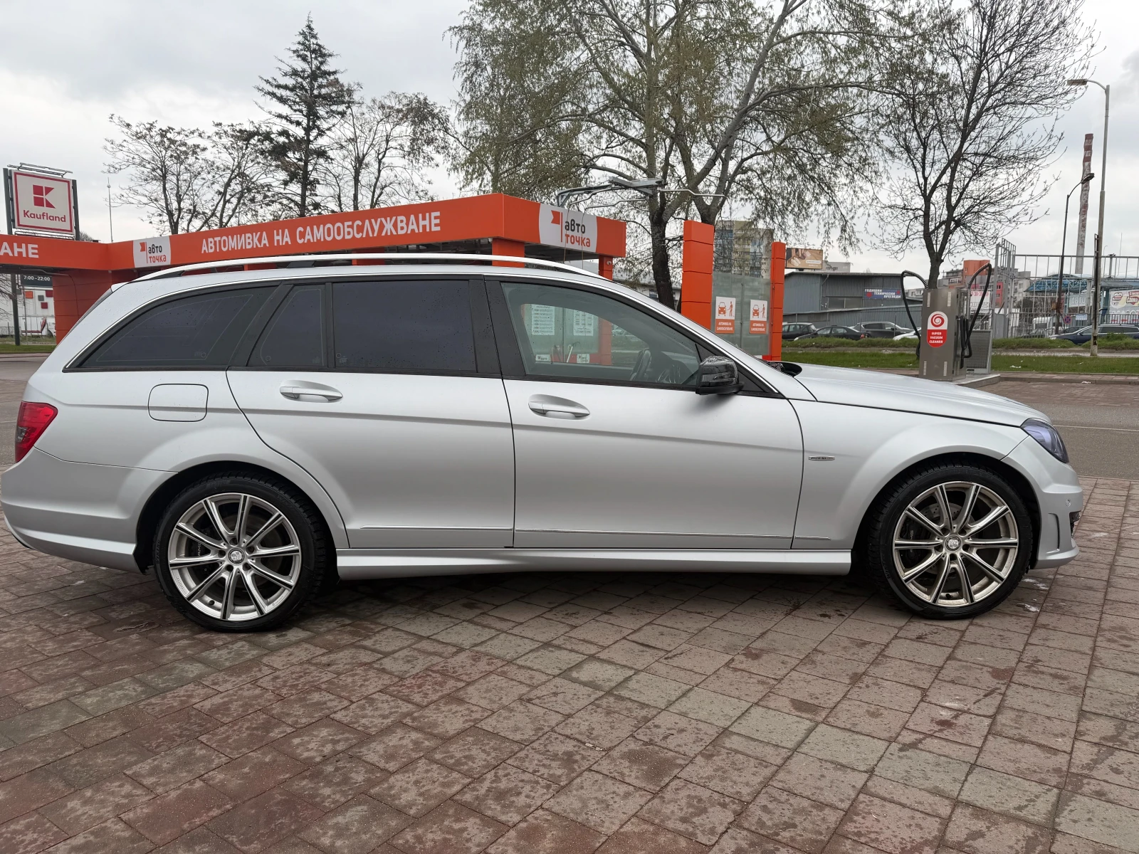 Mercedes-Benz C 250 CDI BlueEFFICIENCY, снимка 4 - Автомобили и джипове - 54164070
