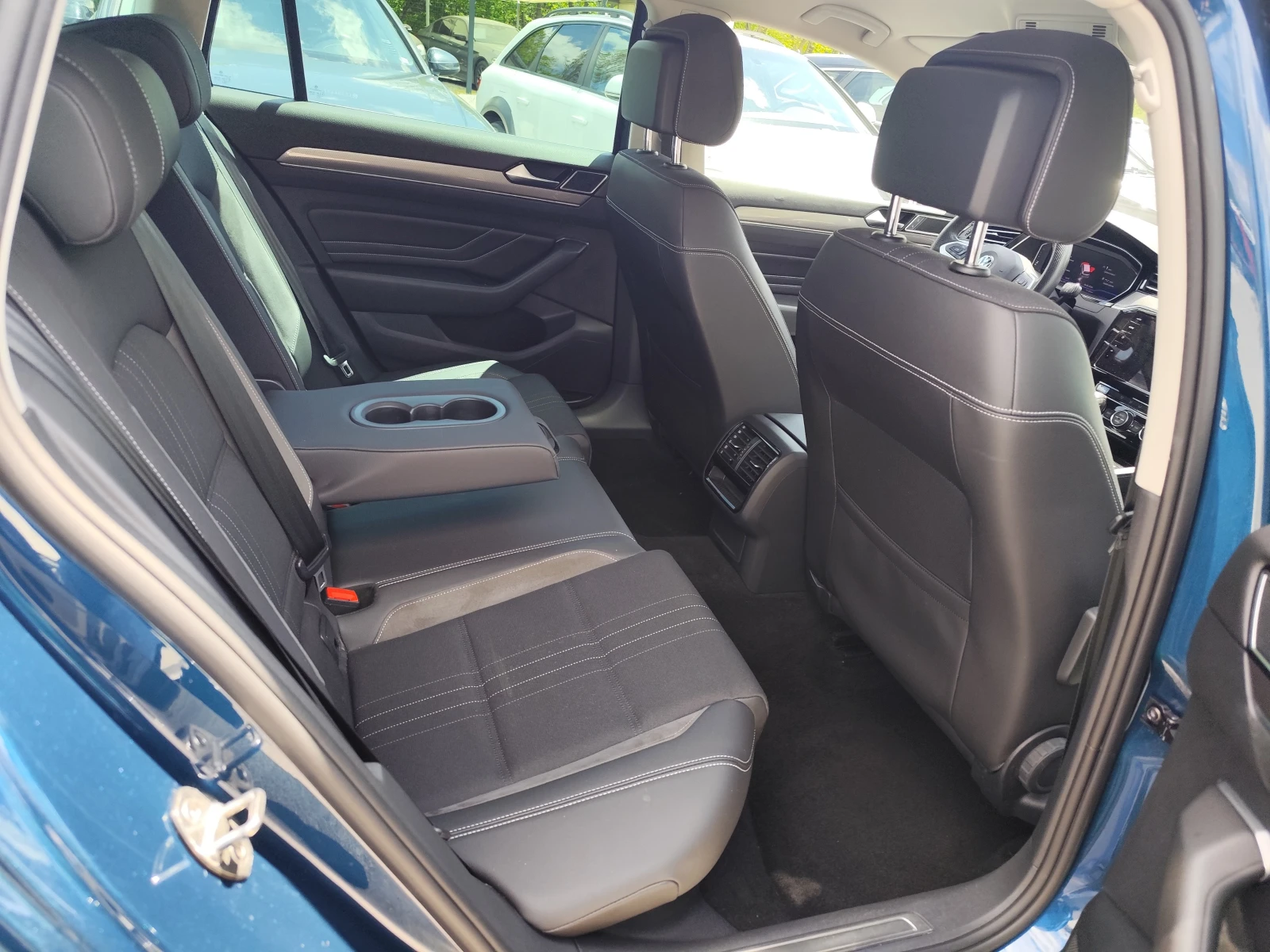 VW Passat ALLTRACK* 2.0TDi* 4MOTION* EURO6D* LED* NAVI* , снимка 11 - Автомобили и джипове - 54413444