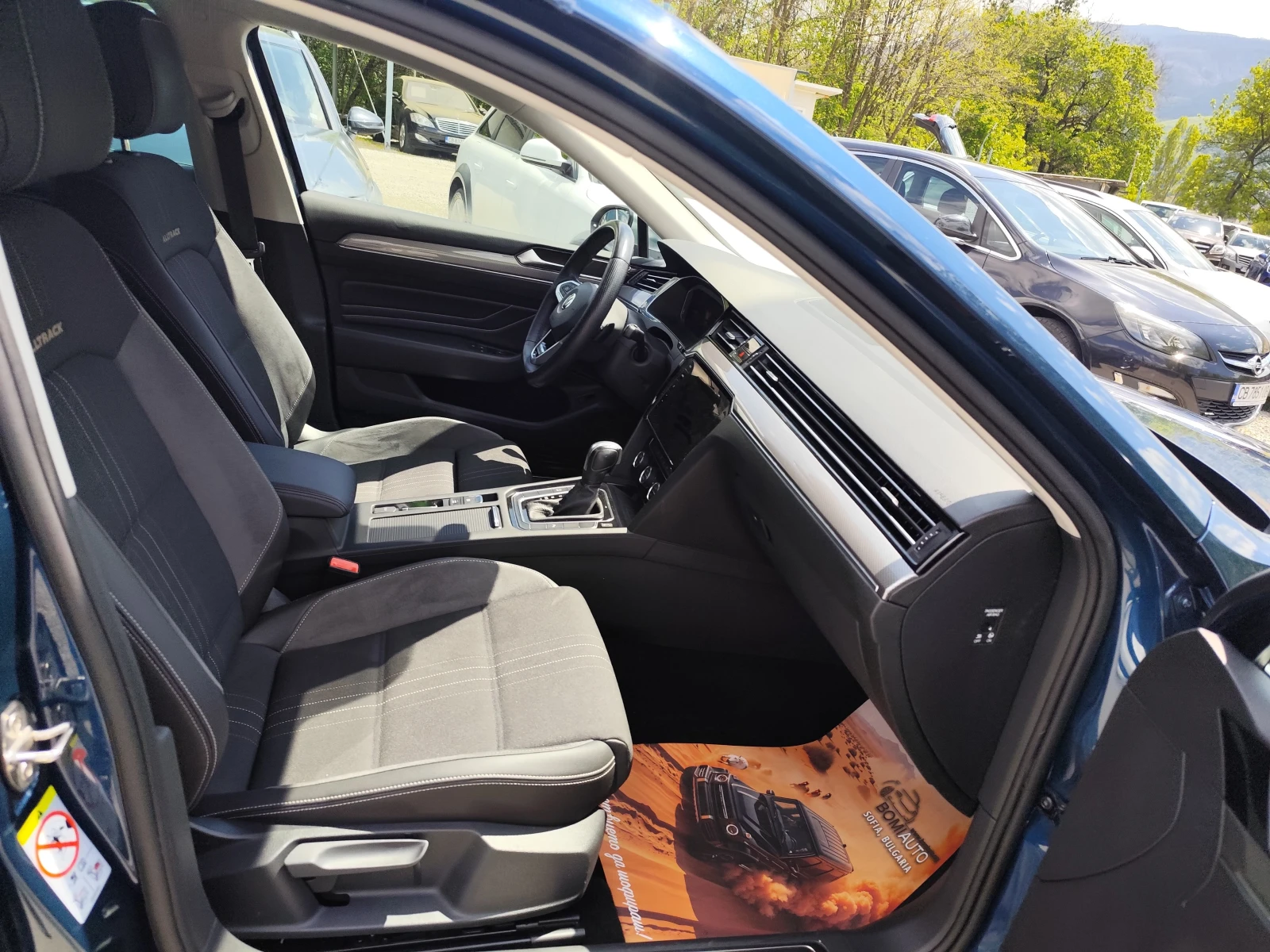 VW Passat ALLTRACK* 2.0TDi* 4MOTION* EURO6D* LED* NAVI* , снимка 12 - Автомобили и джипове - 54413444