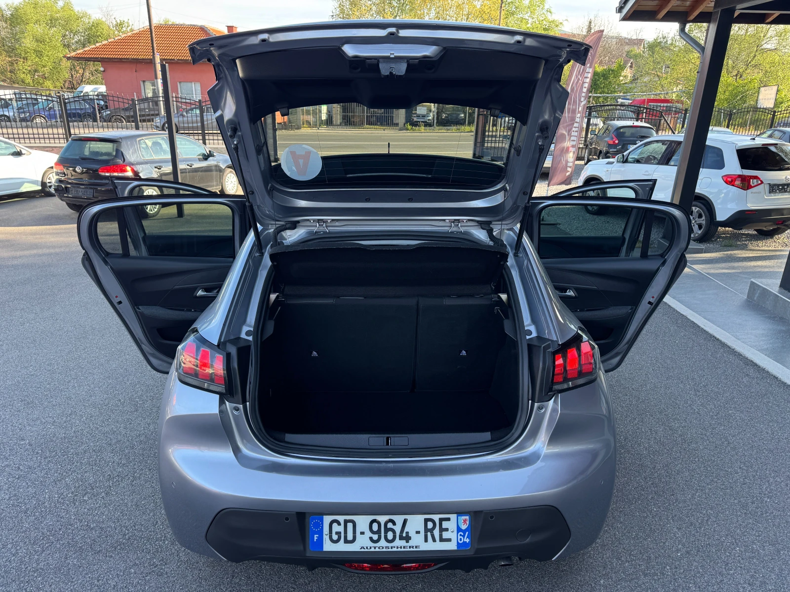 Peugeot 208 STYLE 1.2I НОВ ВНОС, снимка 14 - Автомобили и джипове - 54600397