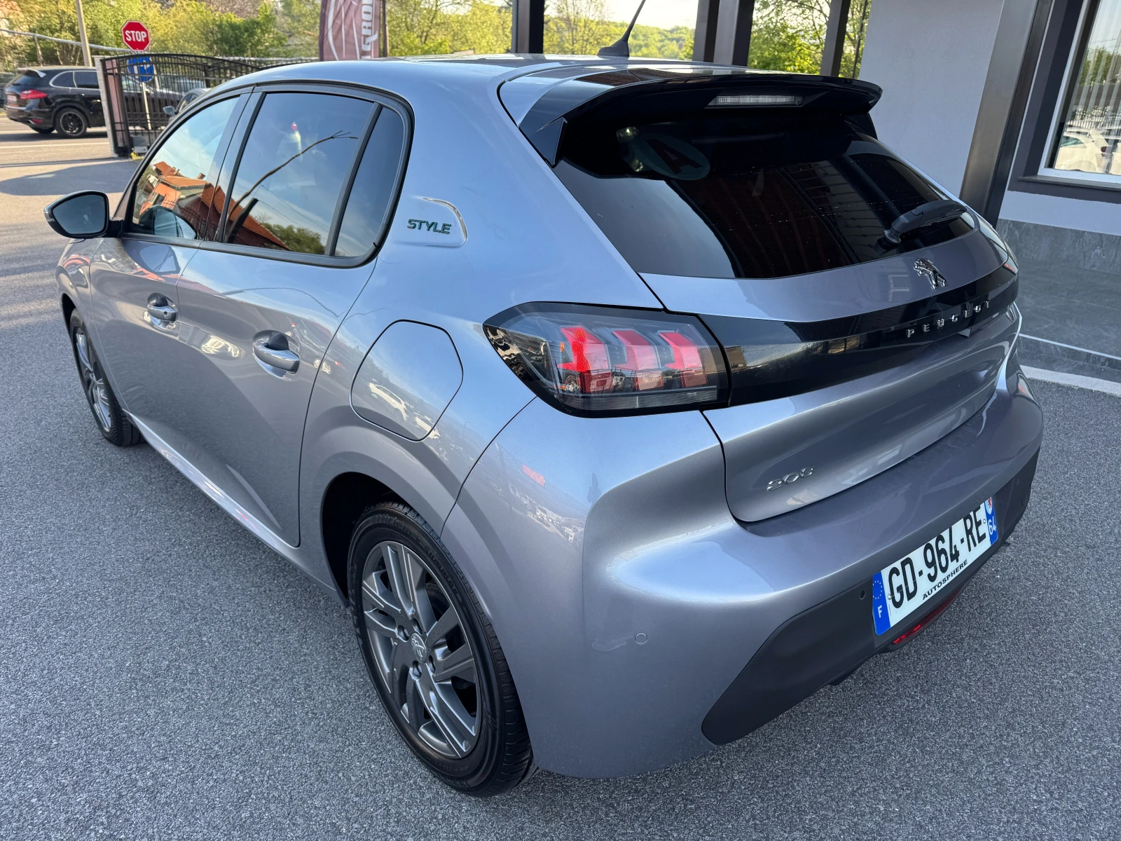 Peugeot 208 STYLE 1.2I НОВ ВНОС, снимка 6 - Автомобили и джипове - 54600397