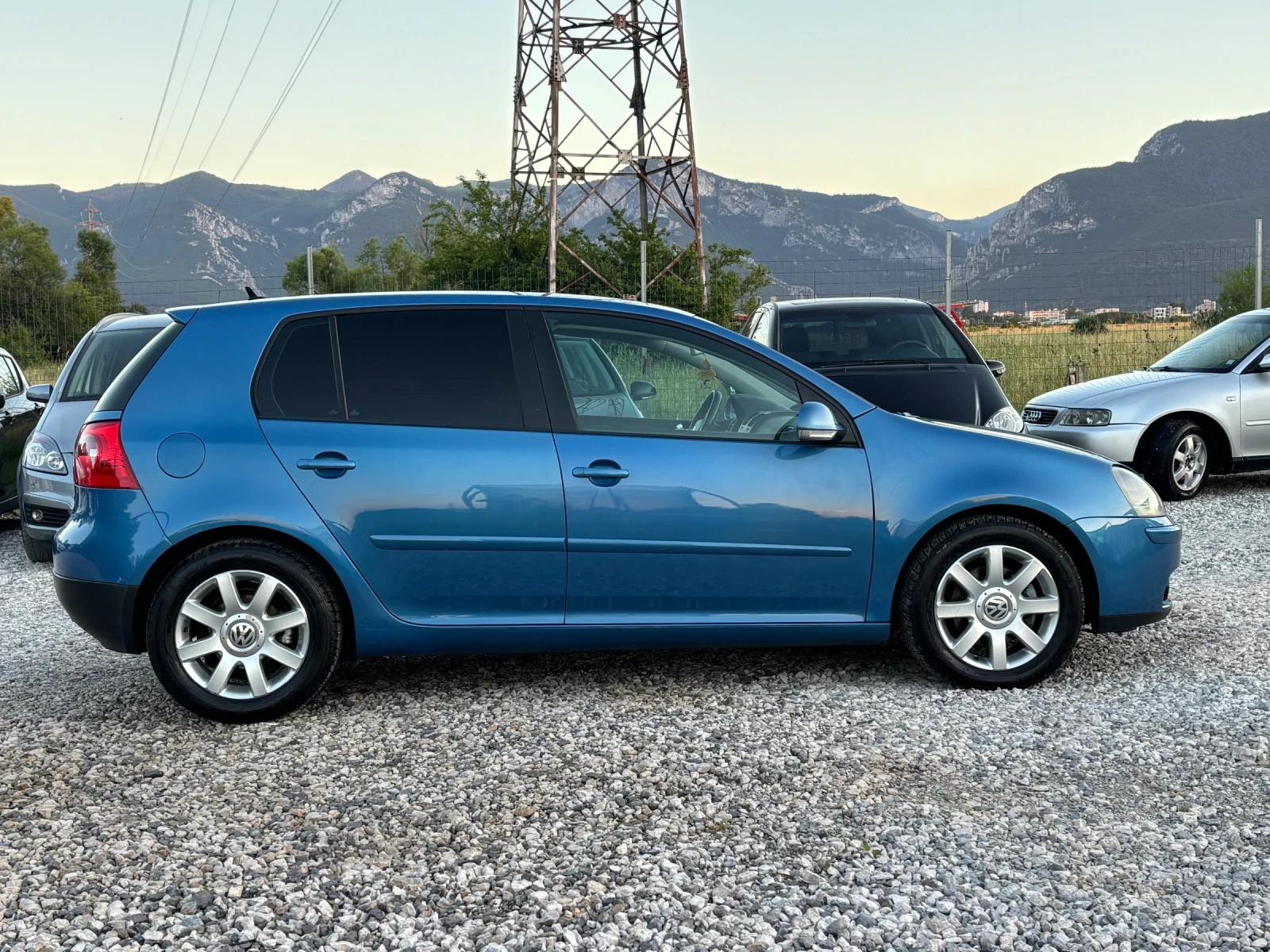 VW Golf 2.0ТДИ/Италия/Кожа/Подгрев/Навигация, снимка 6 - Автомобили и джипове - 54981561