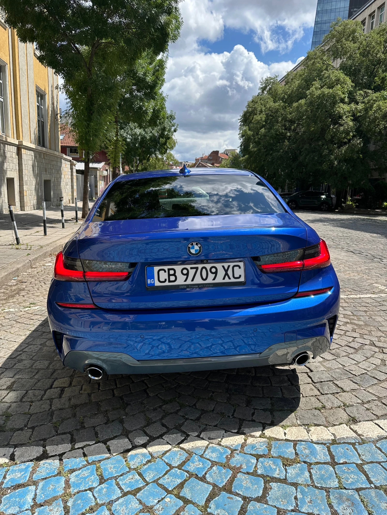 BMW 320, снимка 3 - Автомобили и джипове - 55416616