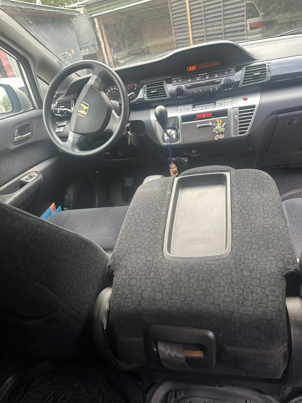 Honda Fr-v 2.2, снимка 8 - Автомобили и джипове - 55943147