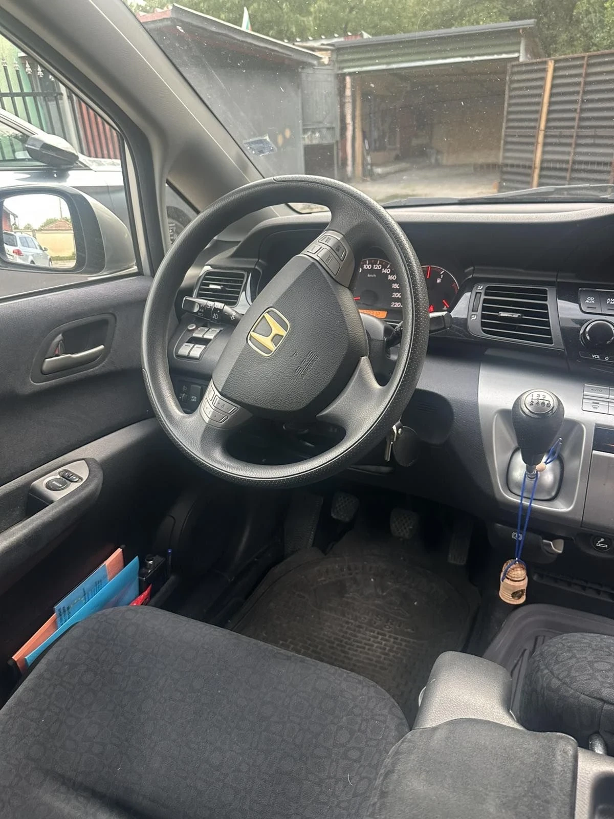 Honda Fr-v 2.2, снимка 7 - Автомобили и джипове - 55943147